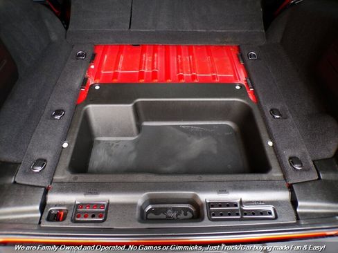 Used 2020 Jeep Wrangler Unlimited Sahara image 10