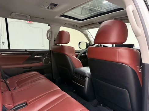 Used 2020 Lexus LX 570 4WD w/ 3rd Row & Luxury Pkg image 15
