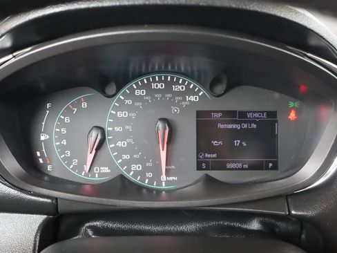 Used 2021 Chevrolet Trax LT w/ Midnight Edition FWD image 22