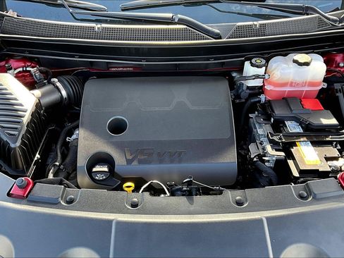 Used 2023 Chevrolet Traverse RS image 34