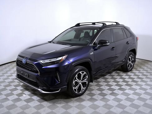 Used 2024 Toyota RAV4 XSE AWD/4WD image 4