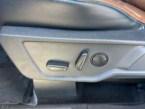 Used 2024 Ford Bronco Outer Banks AWD/4WD image 14