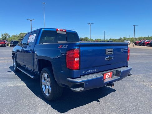 Used 2018 Chevrolet Silverado 1500 LT w/ Texas Edition image 5