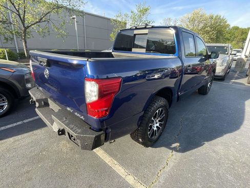 Used 2022 Nissan Titan SV AWD/4WD image 9