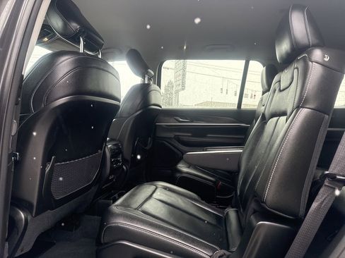 Used 2023 Jeep Grand Cherokee L Limited image 22