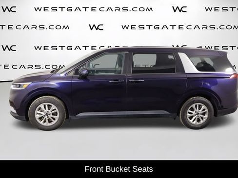 Used 2023 Kia Carnival LX FWD image 5