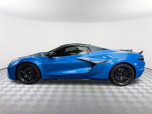 Used 2024 Chevrolet Corvette Z06 RWD image 8