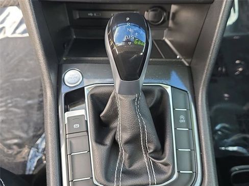 Used 2023 Volkswagen Tiguan SE FWD image 20