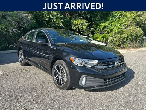 Used 2024 Volkswagen Jetta Sport FWD image 1