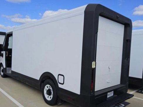 Used 2024 Chevrolet Brightdrop 600 w/ Commercial Equipment Package AWD/4WD image 9