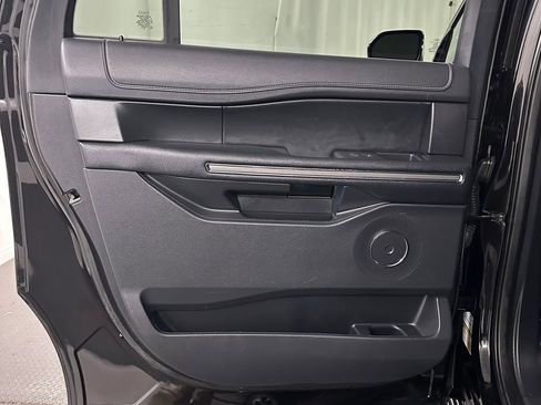 Used 2024 Ford Expedition Max XLT image 28
