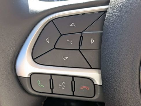 Used 2020 Jeep Compass Latitude w/ Popular Equipment Group FWD image 21