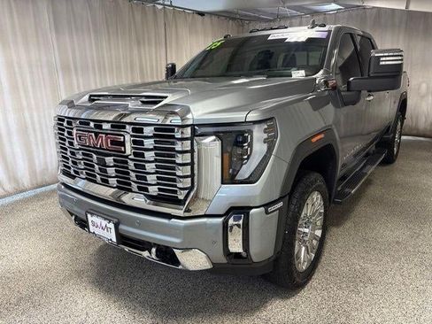 Used 2025 GMC Sierra 2500 Denali w/ Denali Reserve Package AWD/4WD image 7