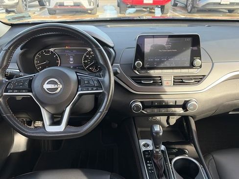 Used 2024 Nissan Altima 2.5 SR FWD image 13