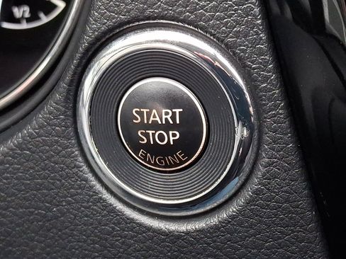 Used 2016 Nissan Rogue SV w/ SV Premium Package image 23