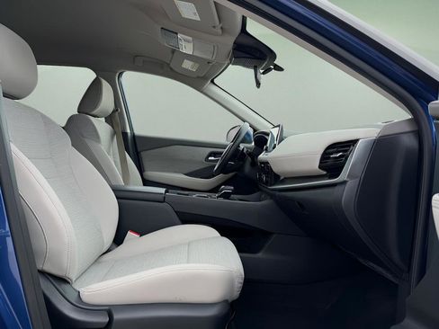 Certified 2022 Nissan Rogue SV image 24