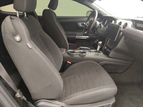 Used 2017 Ford Mustang Coupe image 21