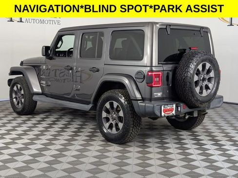 Used 2018 Jeep Wrangler Unlimited Sahara AWD/4WD image 5