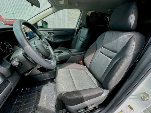 Used 2024 Nissan Rogue SV FWD image 13
