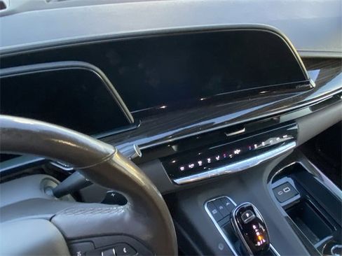 Used 2021 Cadillac Escalade ESV Premium Luxury image 10