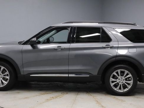 Certified 2023 Ford Explorer XLT w/ Equipment Group 202A image 7