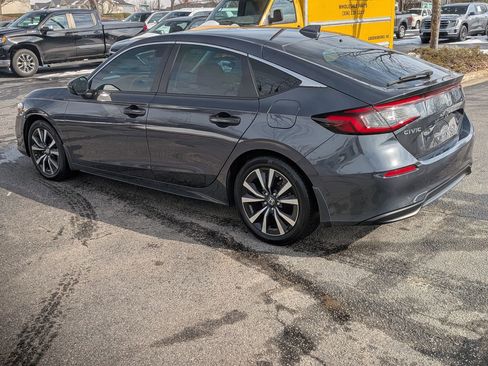 Used 2024 Honda Civic EX-L image 7