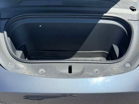 Used 2021 Tesla Model Y Long Range AWD/4WD image 31