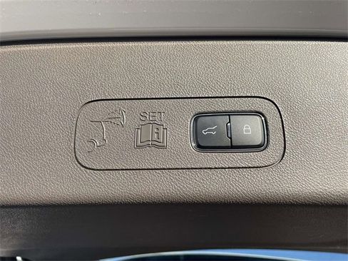 Used 2023 Lincoln Aviator Reserve w/ Equipment Group 201A image 9