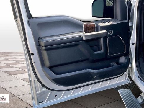 Used 2015 Ford F150 Platinum w/ Equipment Group 701A Luxury image 23