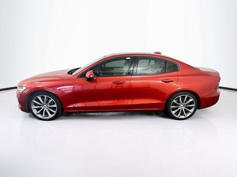 Used 2019 Volvo S60 T5 Momentum w/ Multimedia Package FWD image 4