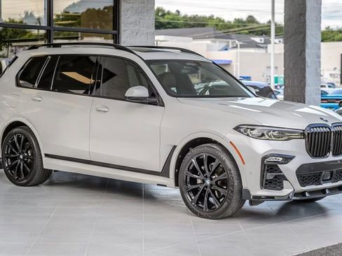 Used 2020 BMW X7 xDrive40i w/ M Sport Package AWD/4WD image 4
