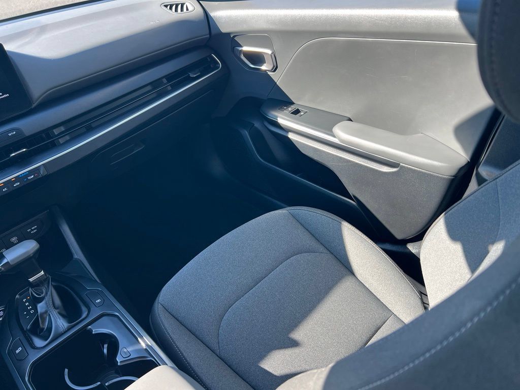 Certified 2025 Kia K4 FWD image 11