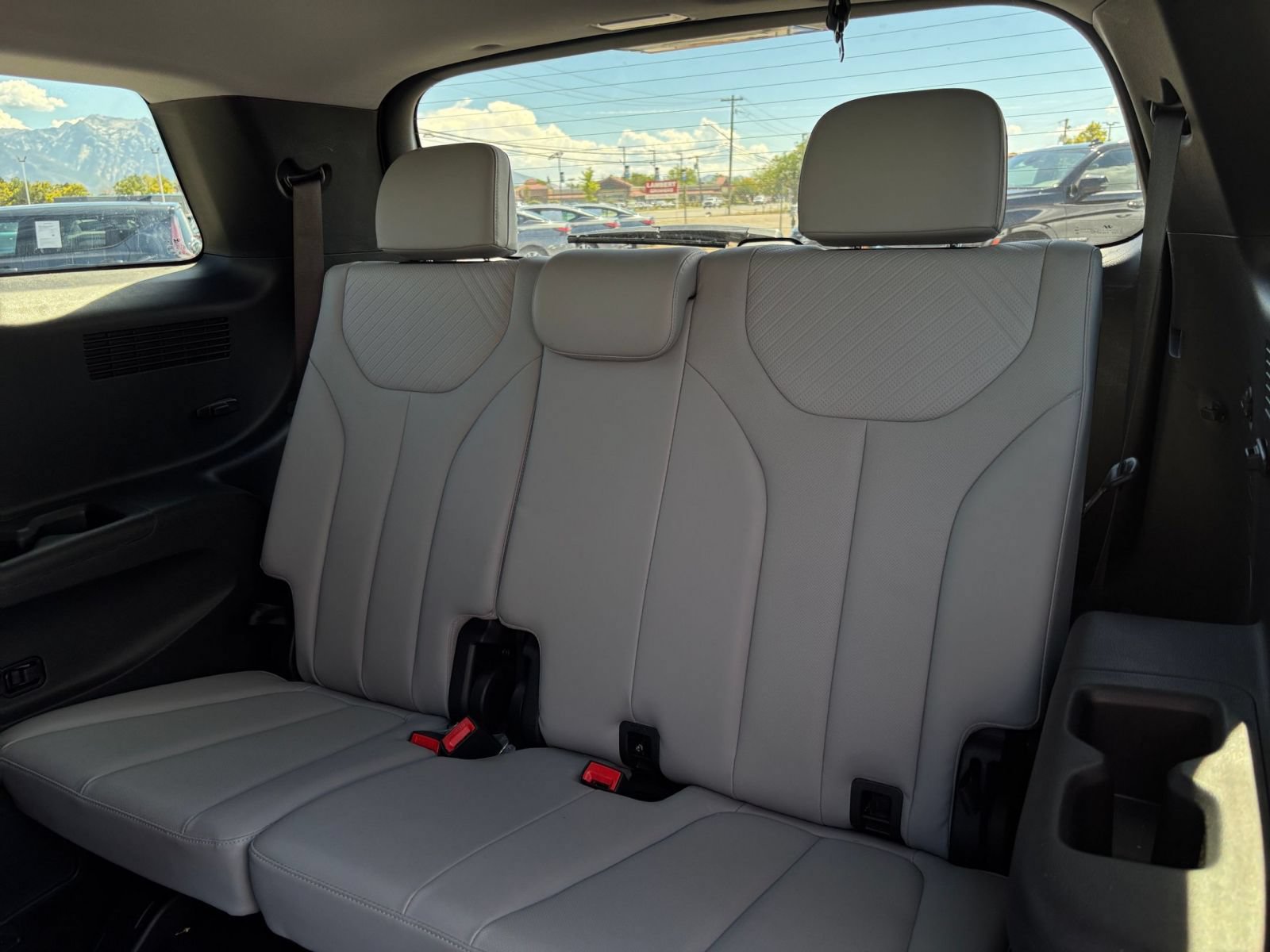 Used 2025 Hyundai Palisade SEL FWD image 31