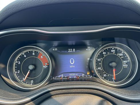 Used 2021 Jeep Cherokee High Altitude AWD/4WD image 18