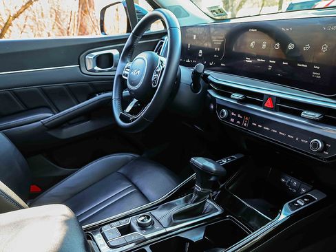 Certified 2024 Kia Sorento SX image 25