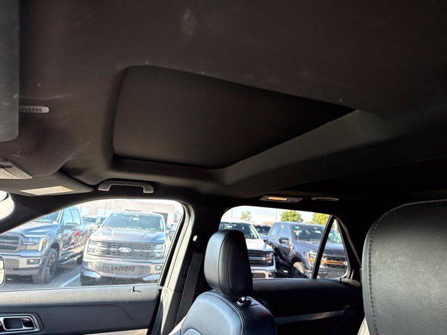 Used 2018 Ford Explorer XLT w/ Equipment Group 202A FWD image 24