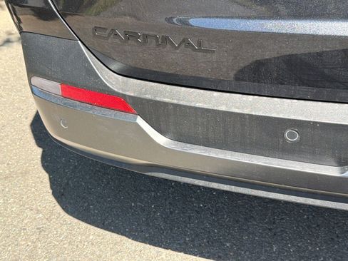 New 2026 Kia Carnival SX w/ SX Dark Edition Package FWD image 18