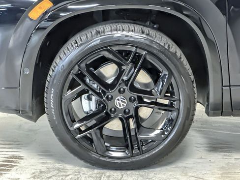 New 2026 Volkswagen Tiguan SE R-Line image 24