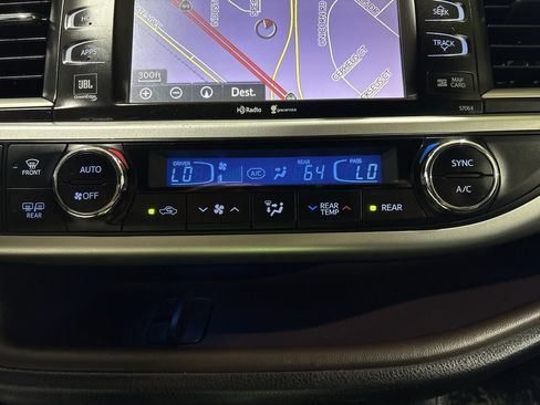 Used 2015 Toyota Highlander Limited image 20