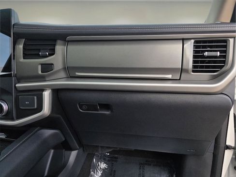 Used 2023 Ford Expedition XLT AWD/4WD image 31