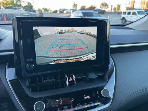 Used 2025 Toyota Corolla Cross LE image 17