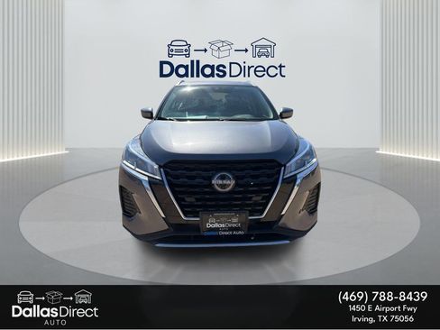 Used 2023 Nissan Kicks SV image 3