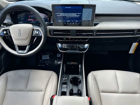 New 2025 Lincoln Corsair FWD image 3