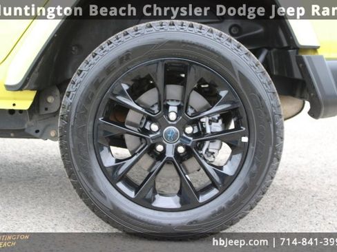 Used 2024 Jeep Wrangler Unlimited Sahara image 9