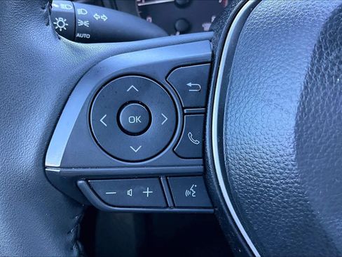 Used 2025 Toyota Corolla SE image 20