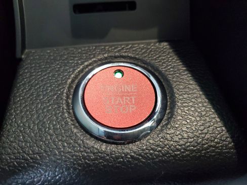 Used 2019 Ford F150 Lariat w/ Equipment Group 502A Luxury AWD/4WD image 32