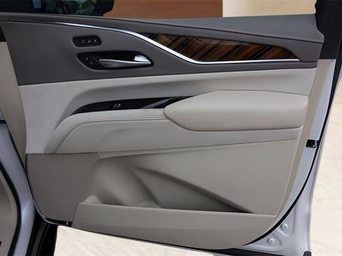 Certified 2023 Cadillac Escalade ESV Premium Luxury Platinum image 32