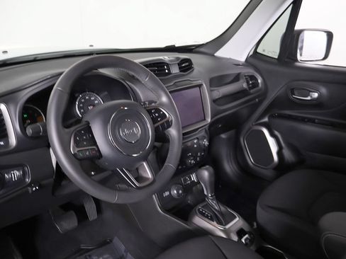 Used 2022 Jeep Renegade Latitude AWD/4WD image 24