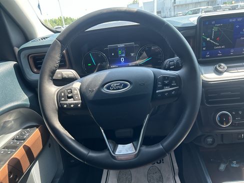 Used 2024 Ford Maverick Lariat FWD image 14