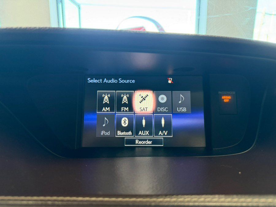 Used 2016 Lexus ES 350 w/ Luxury Package w/Wood Trim FWD image 29
